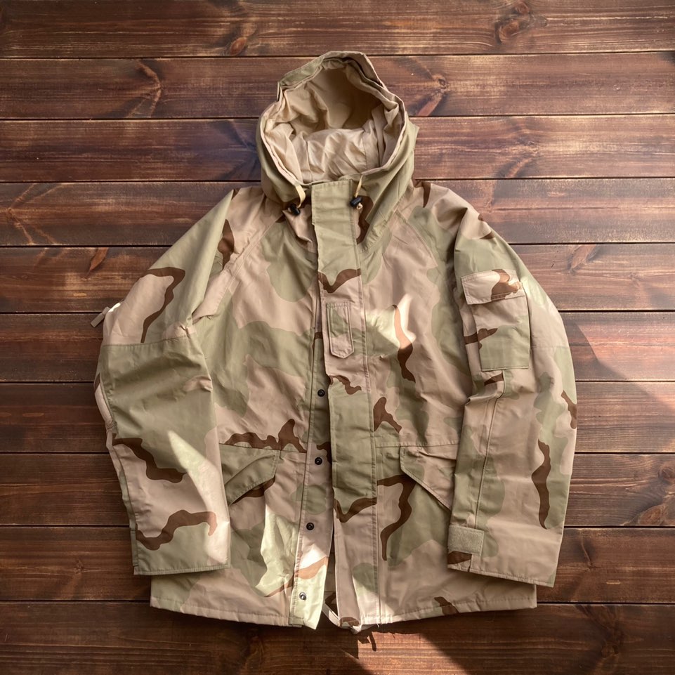 U.S. Army desert camouflage gore-tex parka MS (loose 105)
